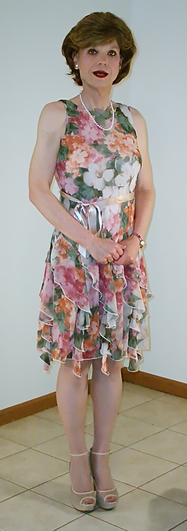 Sleeveless_Floral_Spring_Dress